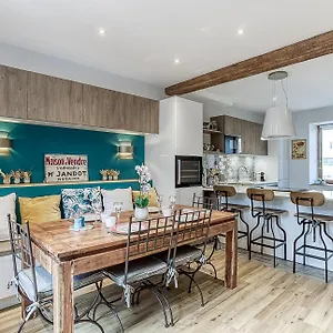 Duplex De Luxe A Elegance Et Confort 100m2 Climatisees Trévoux